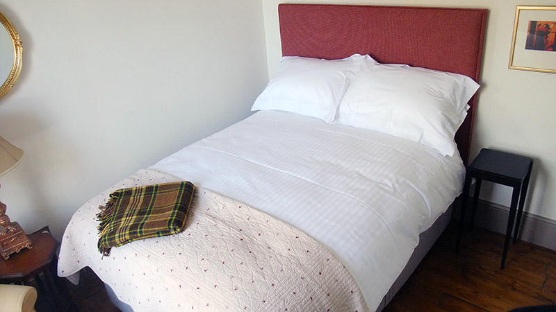 Room 5 - Double bed